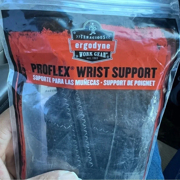 Ergodyne ProFlex 4000 Wrist Support Brace - Black - X-Large - Right Hand - Picture 2 of 3